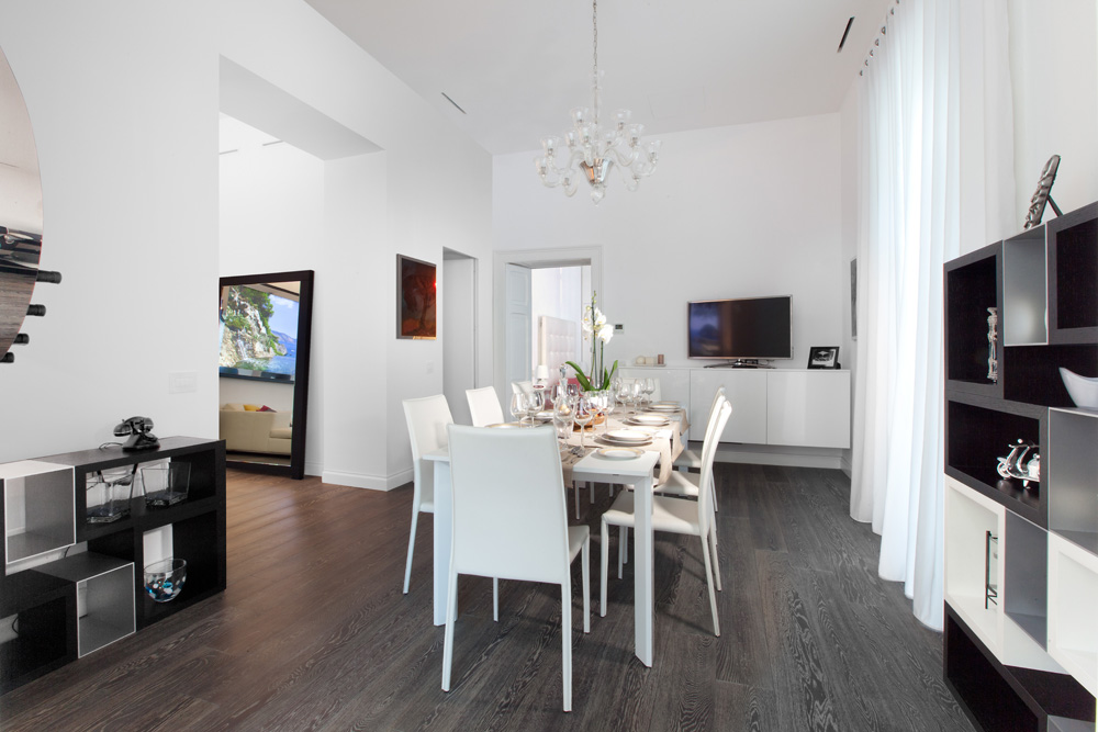 Sorrento Luxury Romantic Two Bedroom Contermporary